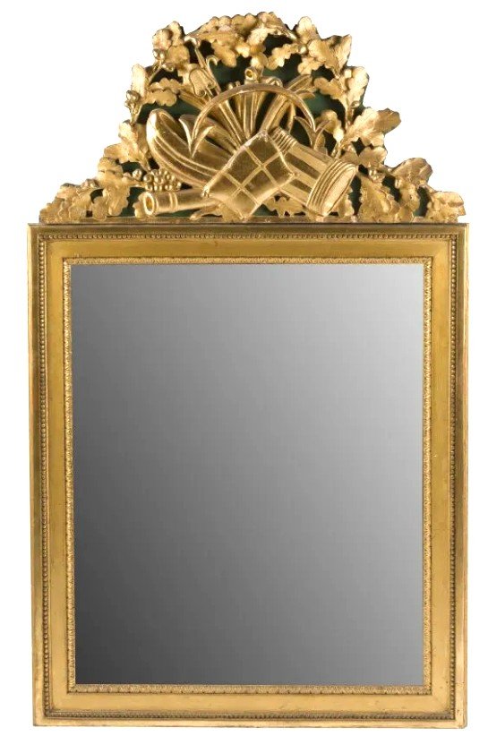 Painted And Gilded Wood Mirror With 18th Century Trophy Decor 