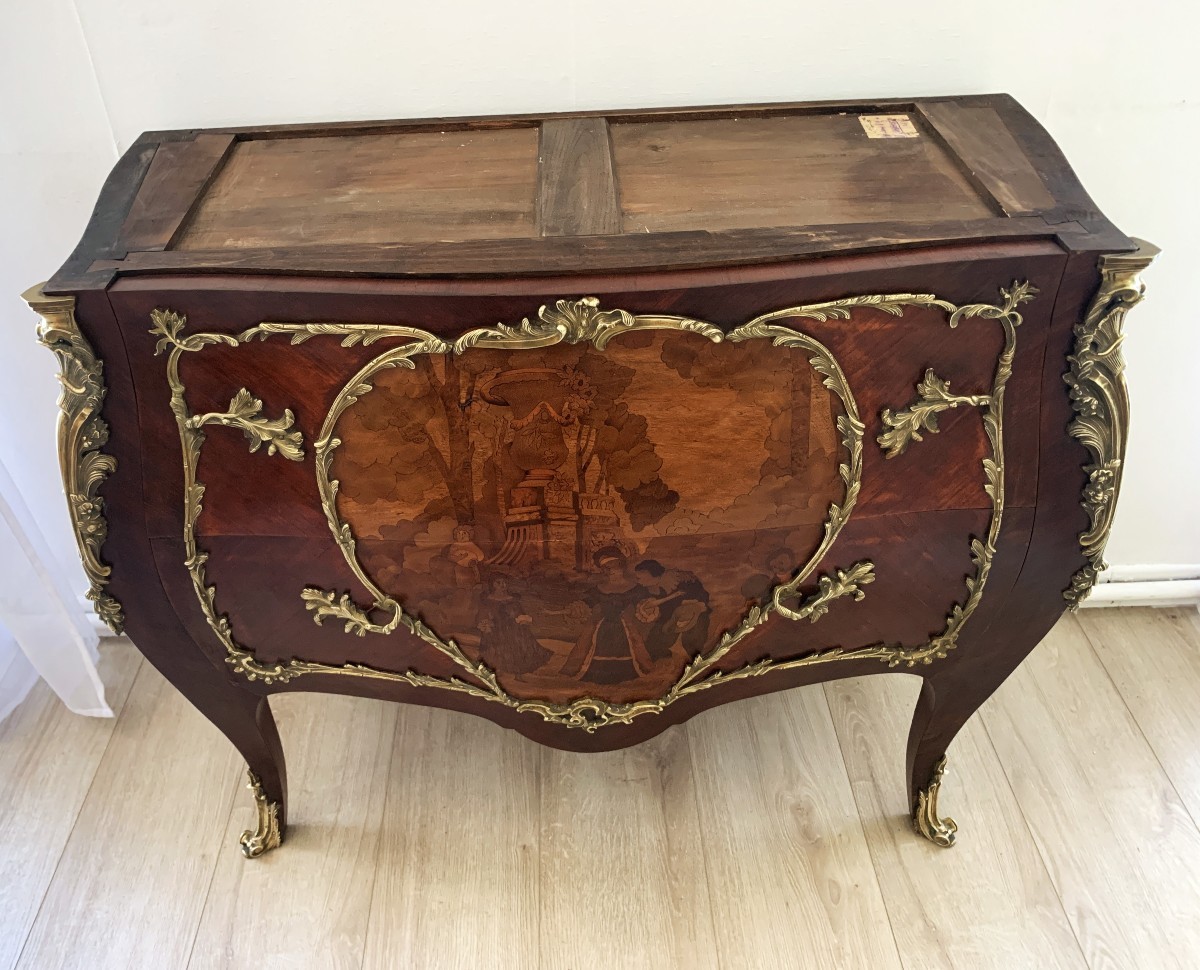 Commode galbée marqueterie et bronze " scène de colin-maillard "-photo-7