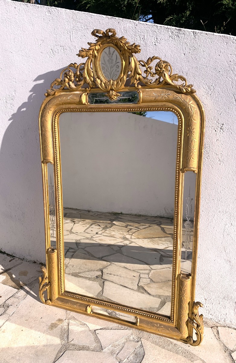 19th Century Engraved Mirror With Side Panels