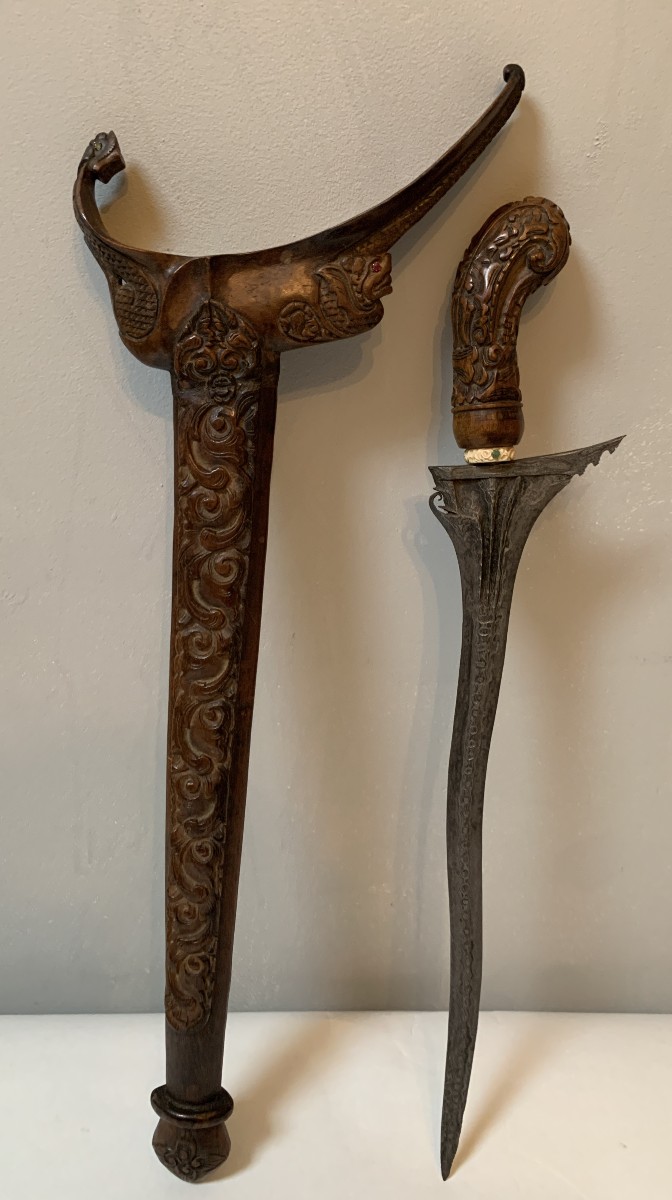 Kriss indonésien  à incrustations de pierres avec son fourreau-photo-2