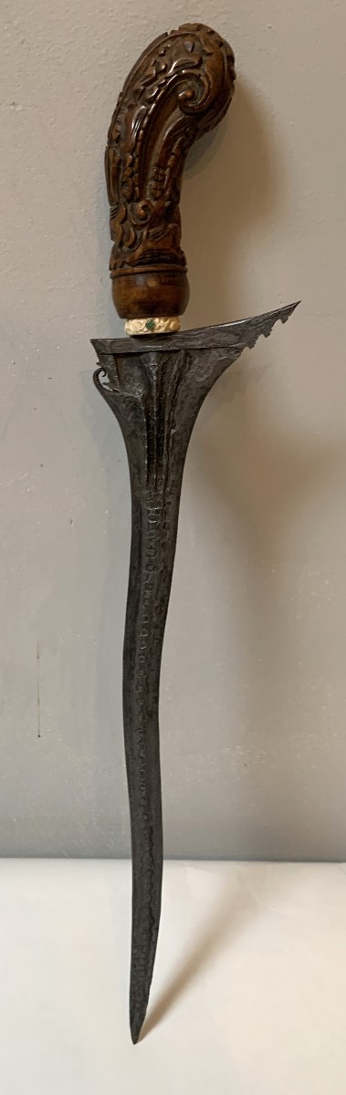 Kriss indonésien  à incrustations de pierres avec son fourreau-photo-5