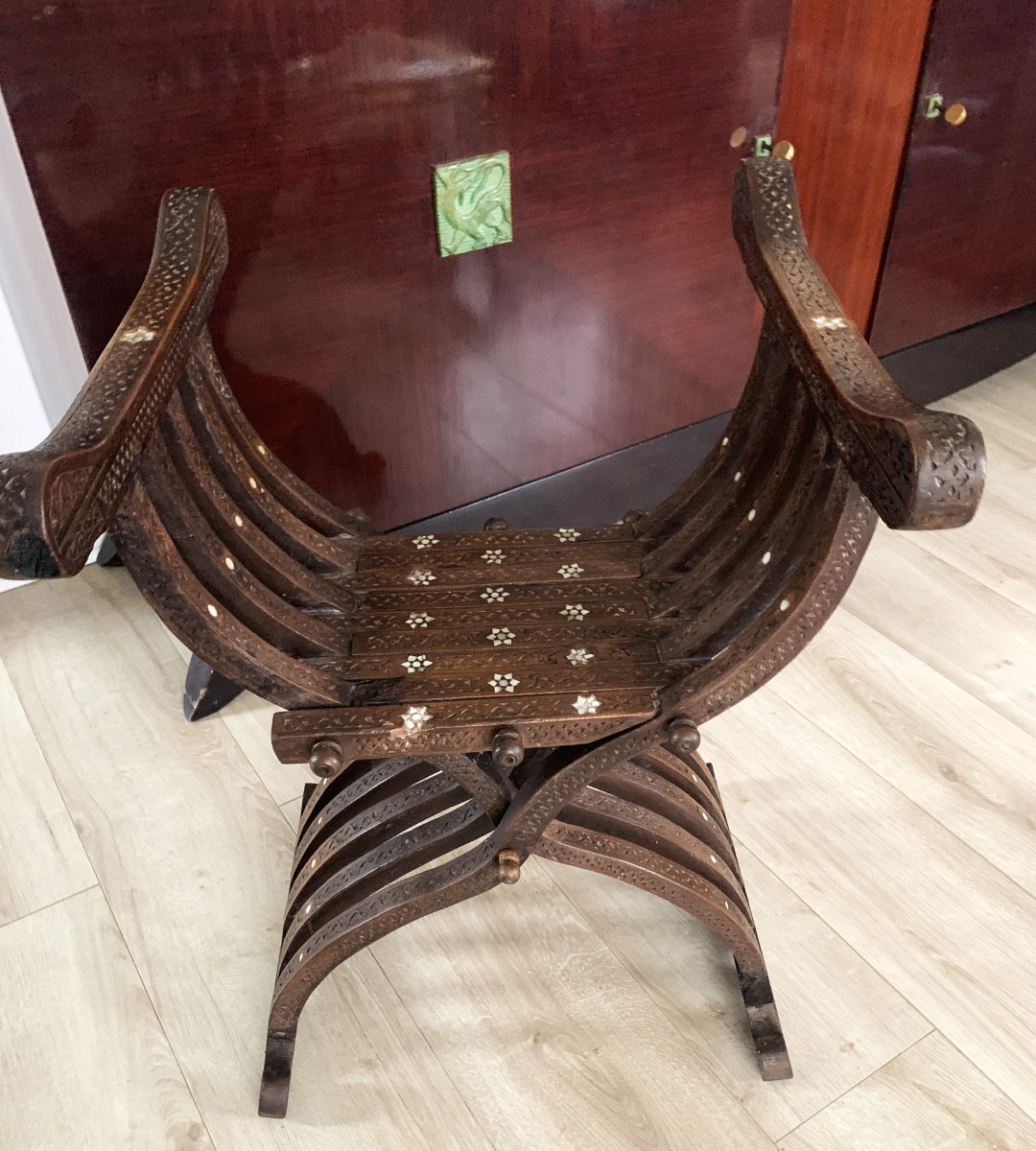 Fauteuil syrien " curule " à incrustations de nacre-photo-1