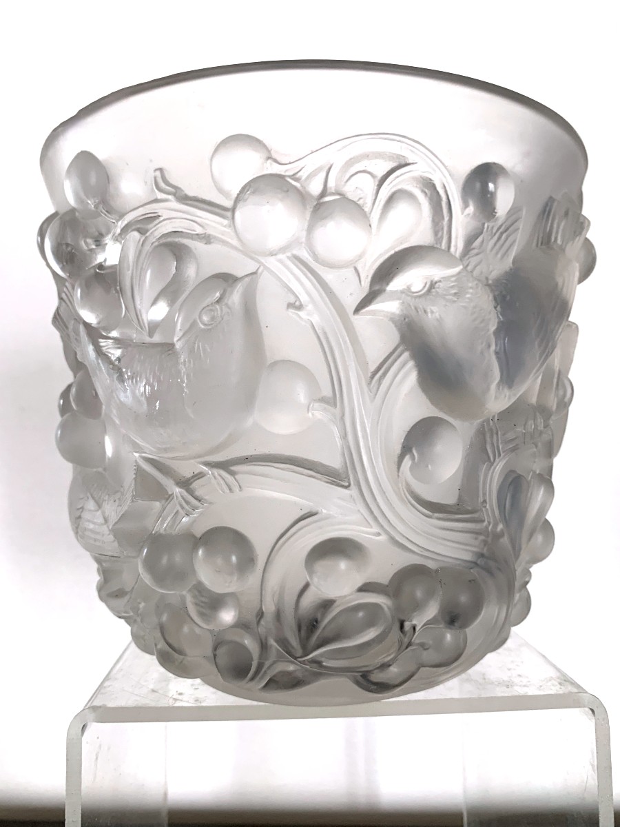René Lalique Vaseavallon Known As "birds And Grapes" In Molded-pressed-photo-1