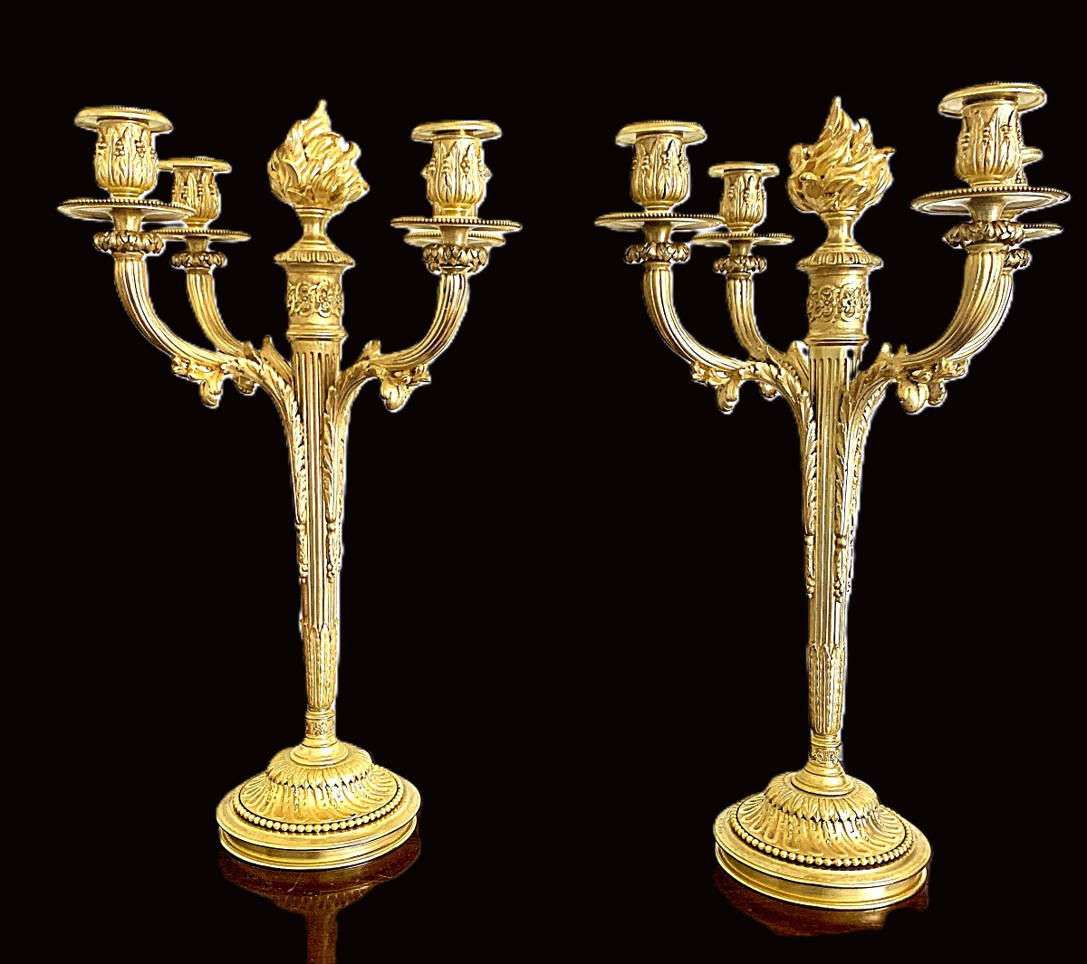 Paire d'Importants Candélabres En Bronze Doré  Louis XVI 
