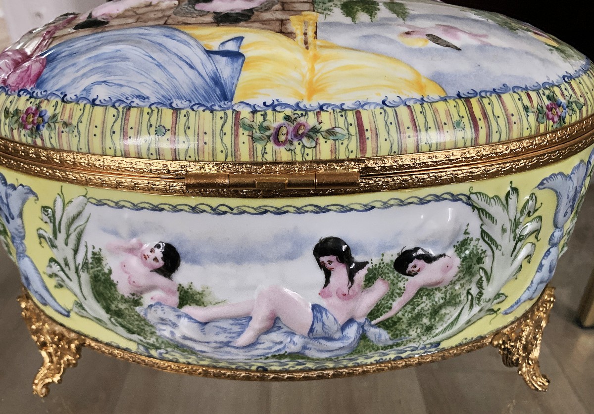 Grande boîte coffret en porcelaine signée Denys-photo-1