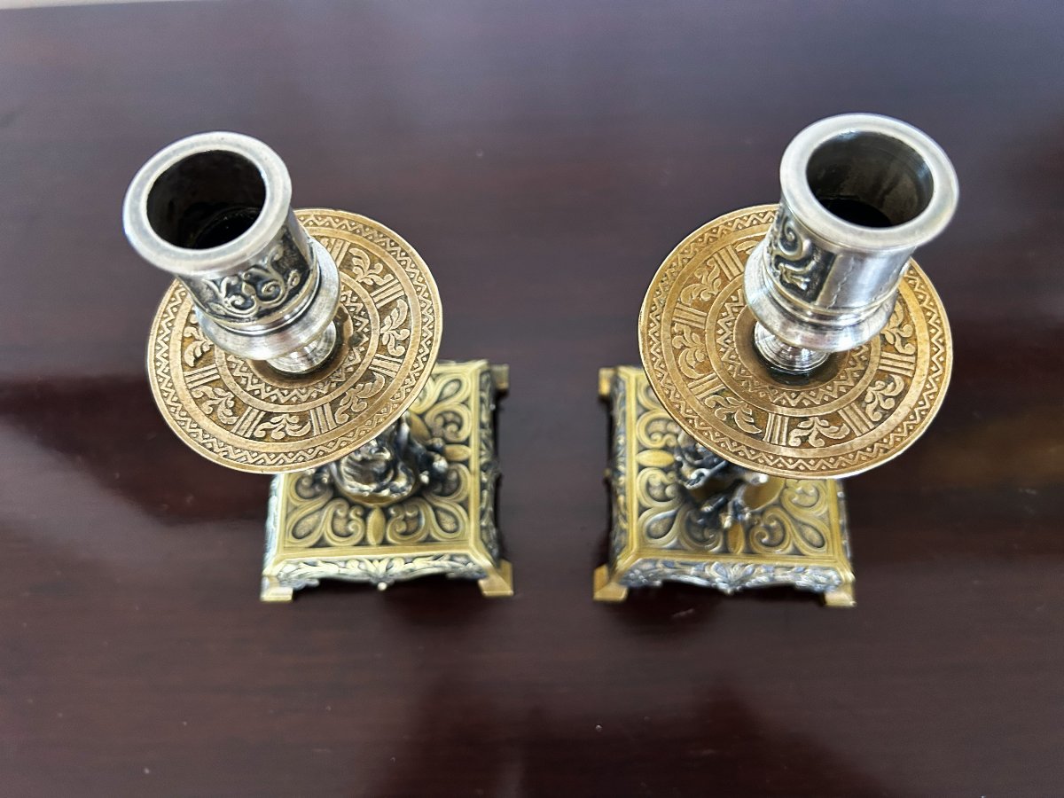 Paire de bougeoirs style Renaissance en bronze argenté et bronze doré-photo-1