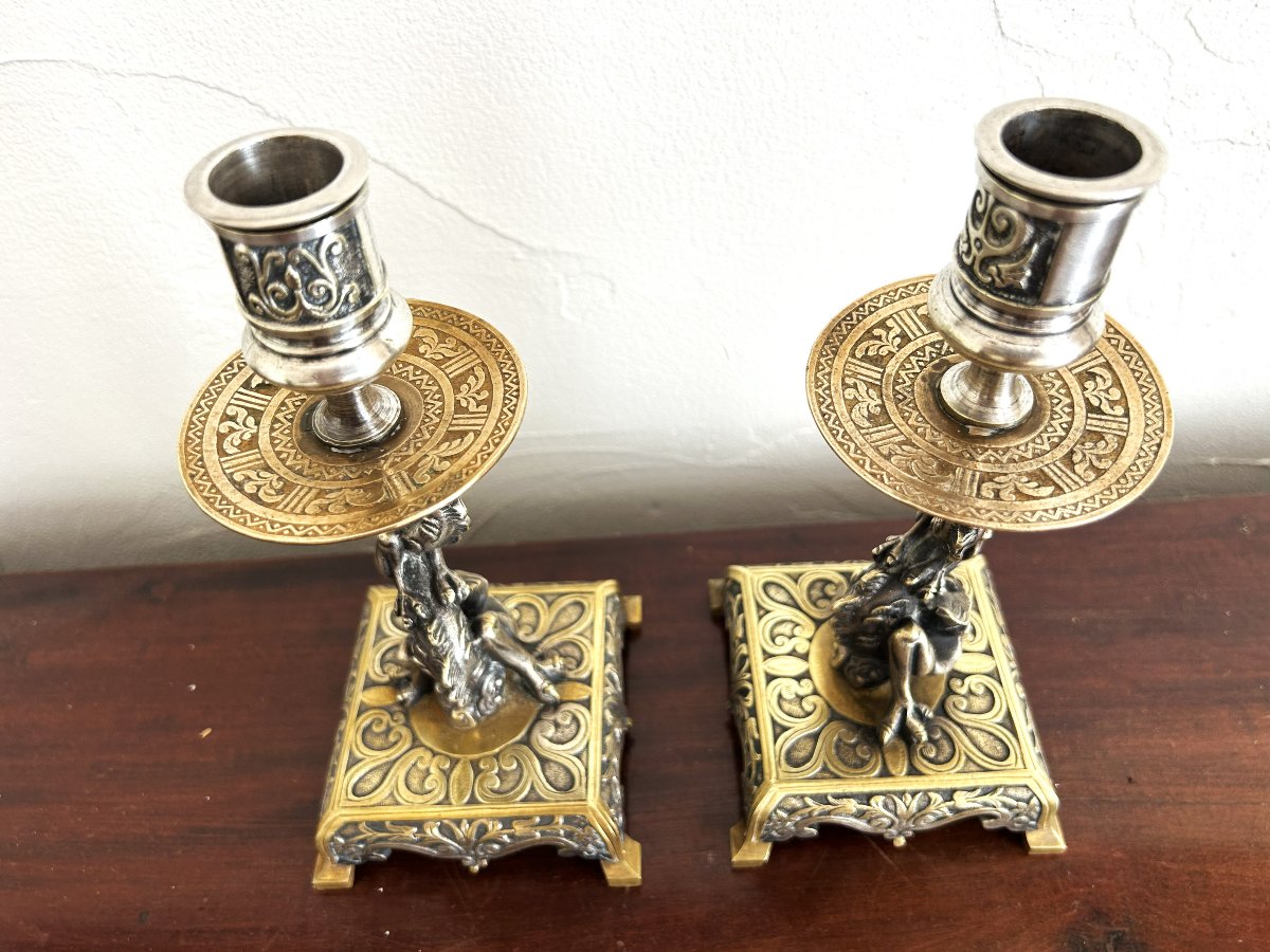 Paire de bougeoirs style Renaissance en bronze argenté et bronze doré-photo-3
