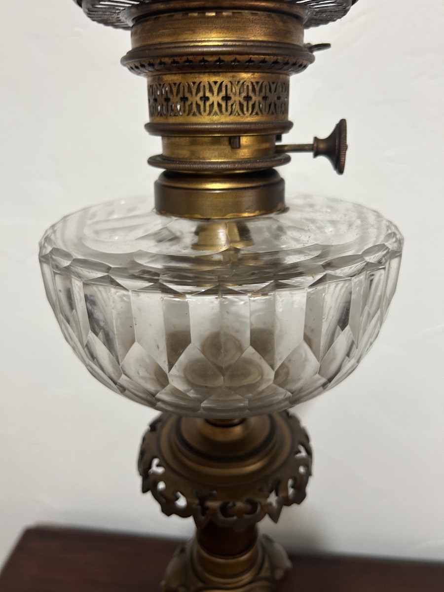 Paire de grandes lampes à pétrole en bronze et cristal -photo-2