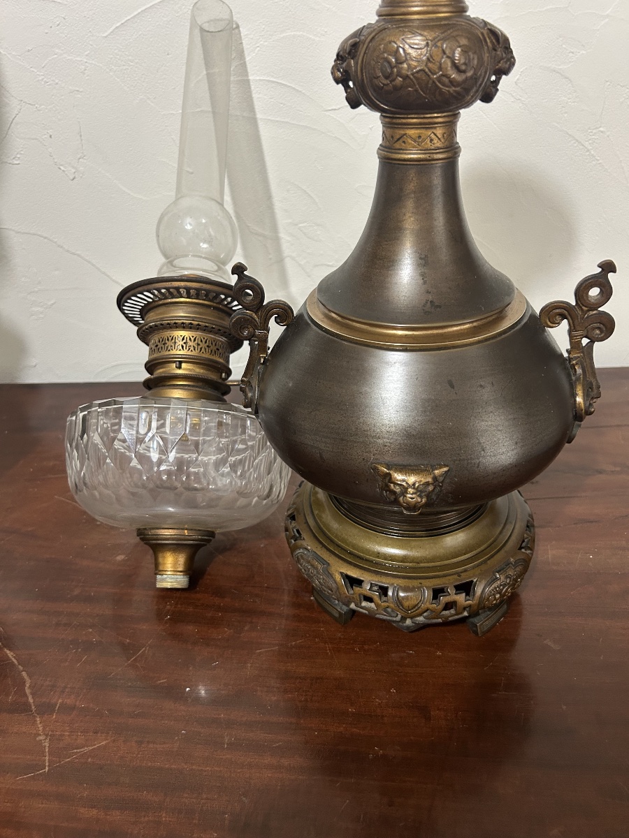 Paire de grandes lampes à pétrole en bronze et cristal -photo-3