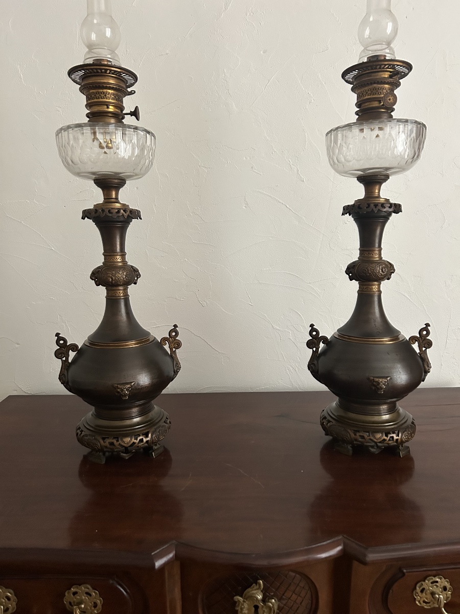 Paire de grandes lampes à pétrole en bronze et cristal -photo-1
