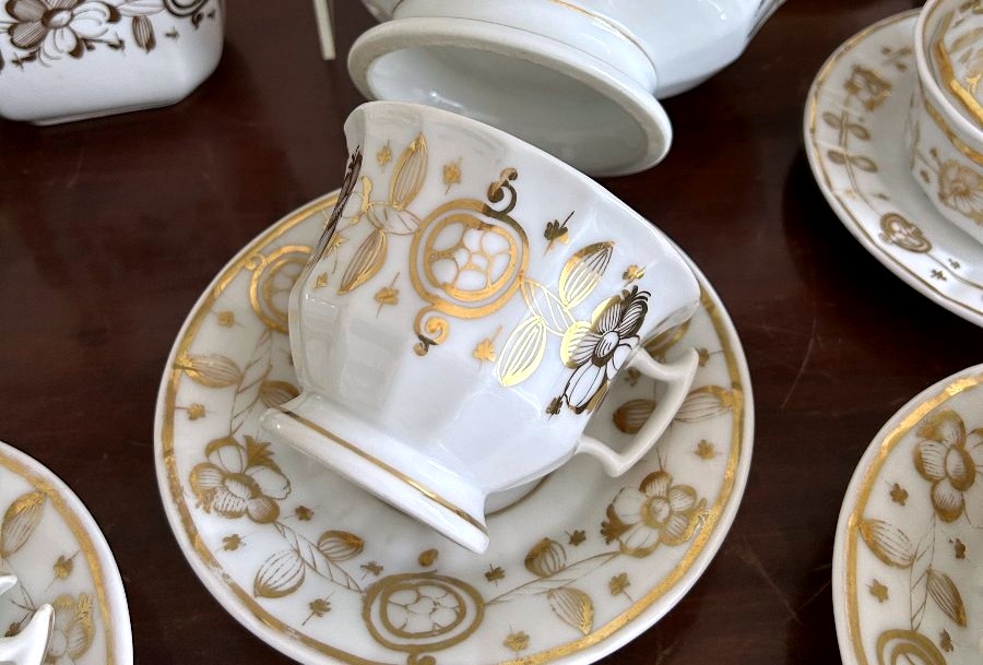 10-piece Coffee Or Tea Set In White And Gold Porcelain From The Empire Period-photo-4