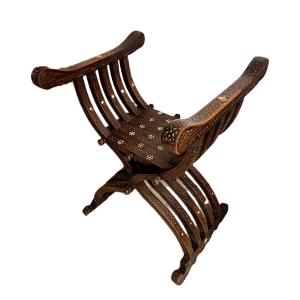 Fauteuil syrien " curule " à incrustations de nacre