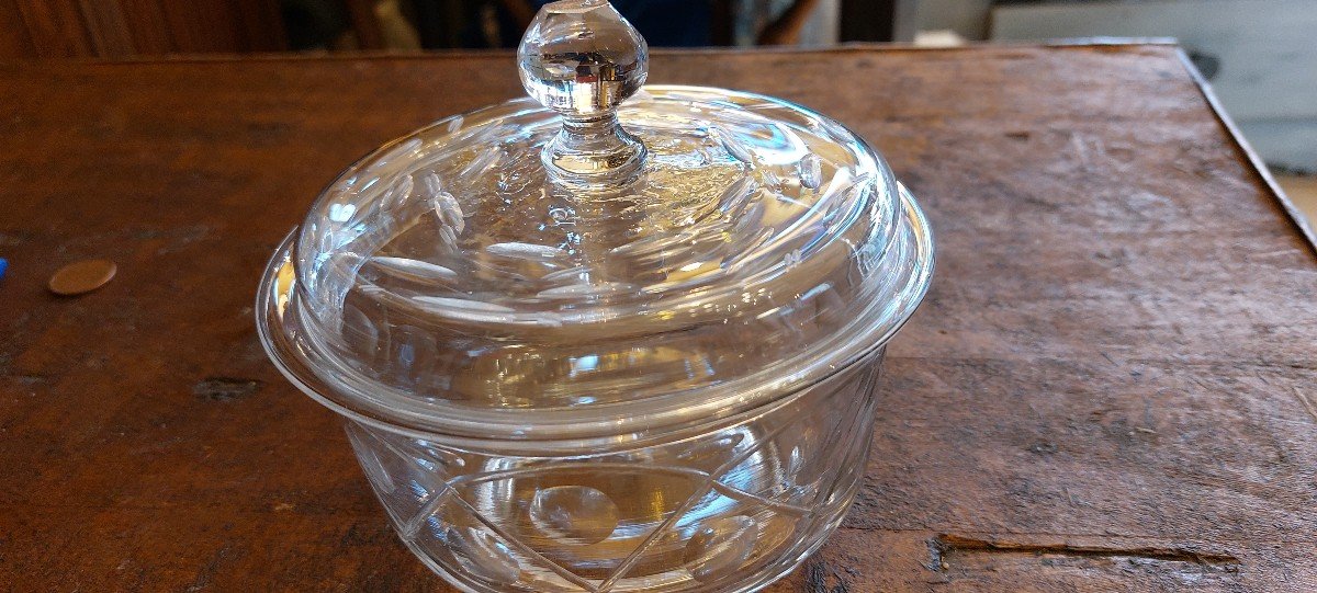 Small 18th Century "bonbonnière"