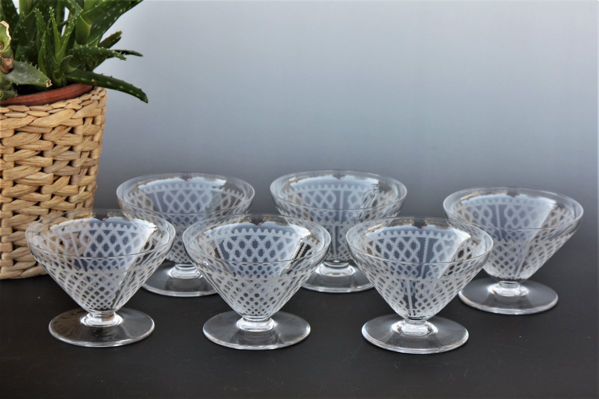 Set de 6 coupes à Champagne en cristal de Baccarat, modèle Bruxelles
