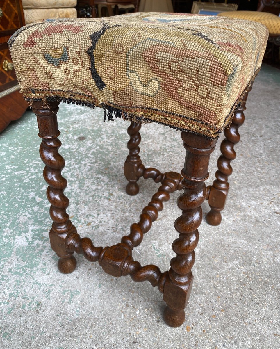 Tabouret De Style Louis XIII, En Chêne Torsadé, époque XIXème 