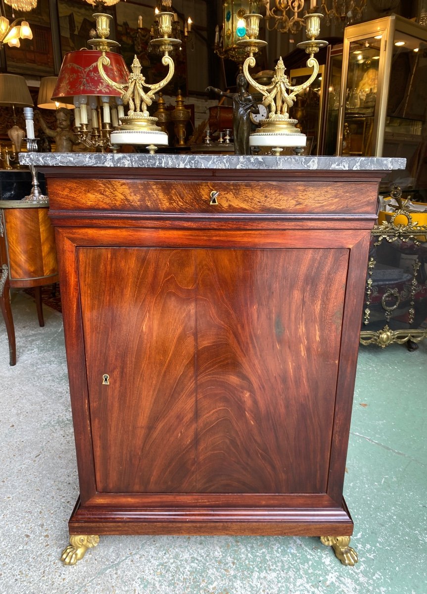 Meuble D’entre Deux D’époque Restauration Estampillé, En Acajou, Pieds Griffes En Bronze 