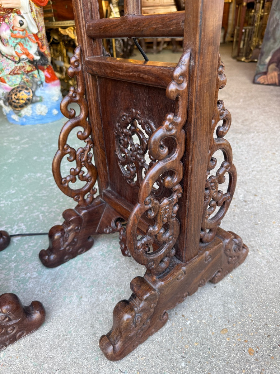 Paire de lampadaires asiatiques en bois exotique sculpté, Chine XXème-photo-3