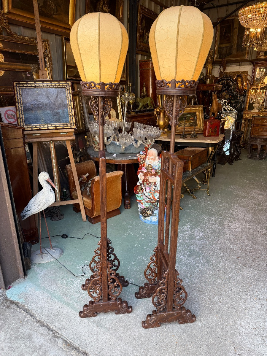 Paire de lampadaires asiatiques en bois exotique sculpté, Chine XXème-photo-4