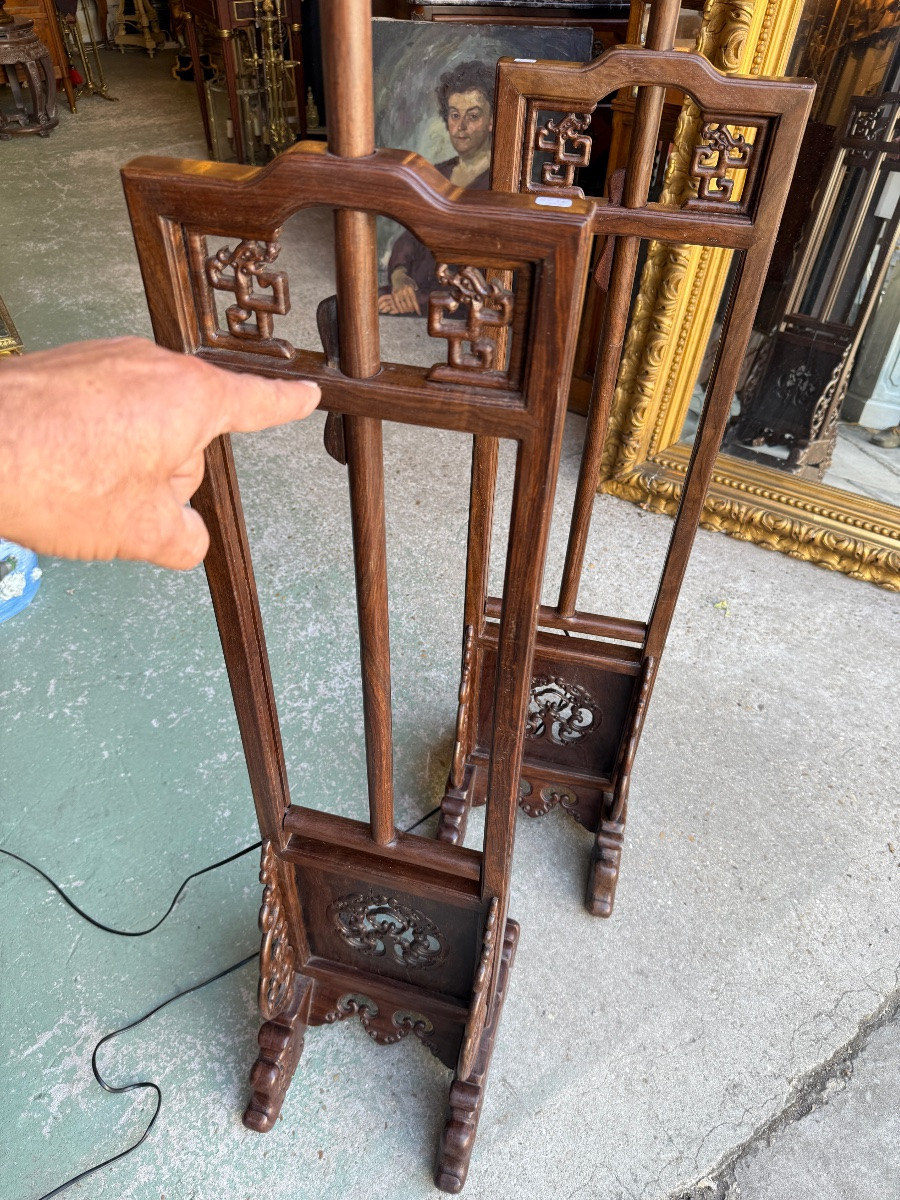 Paire de lampadaires asiatiques en bois exotique sculpté, Chine XXème-photo-6