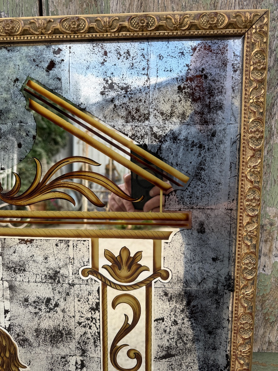 Miroir églomisé rectangulaire, décor d’un personnage de la comedia dell’arte XXème siècle -photo-2
