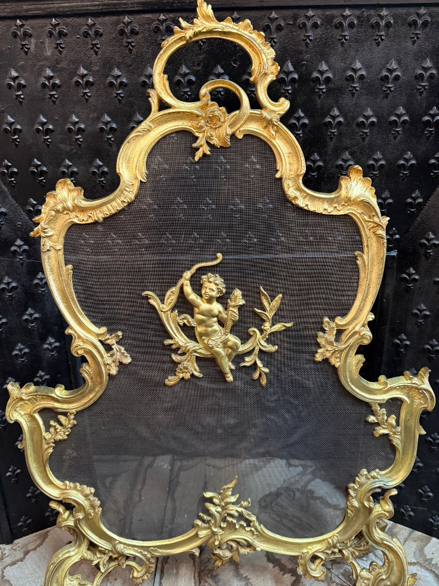 Pare feu de style Louis XV rocaille, en bronze doré,  époque XIXème, décor d’angelot-photo-4