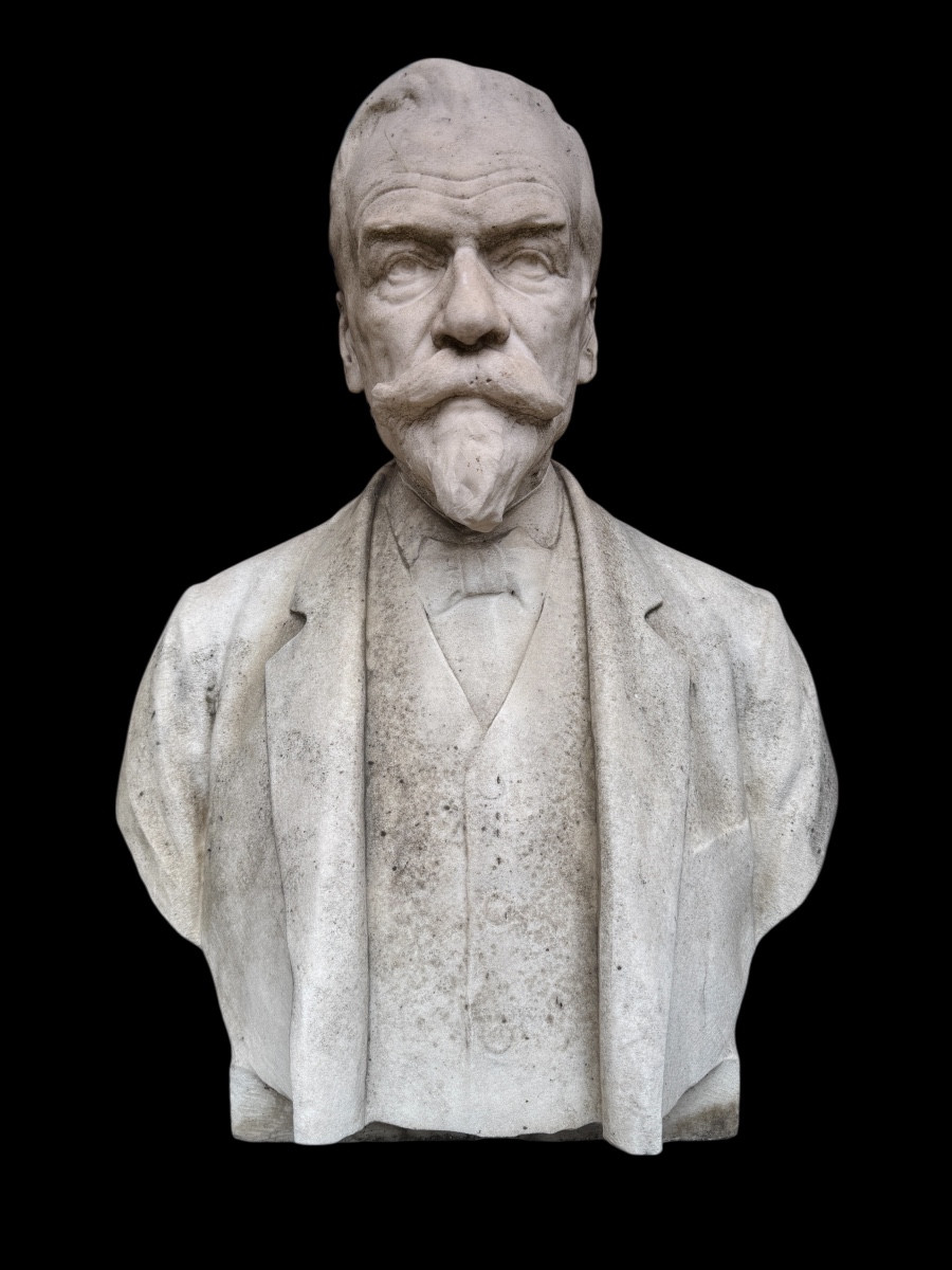 Buste en marbre blanc représentant Louis Pasteur signé Godefroid Devreese (1861-1941)