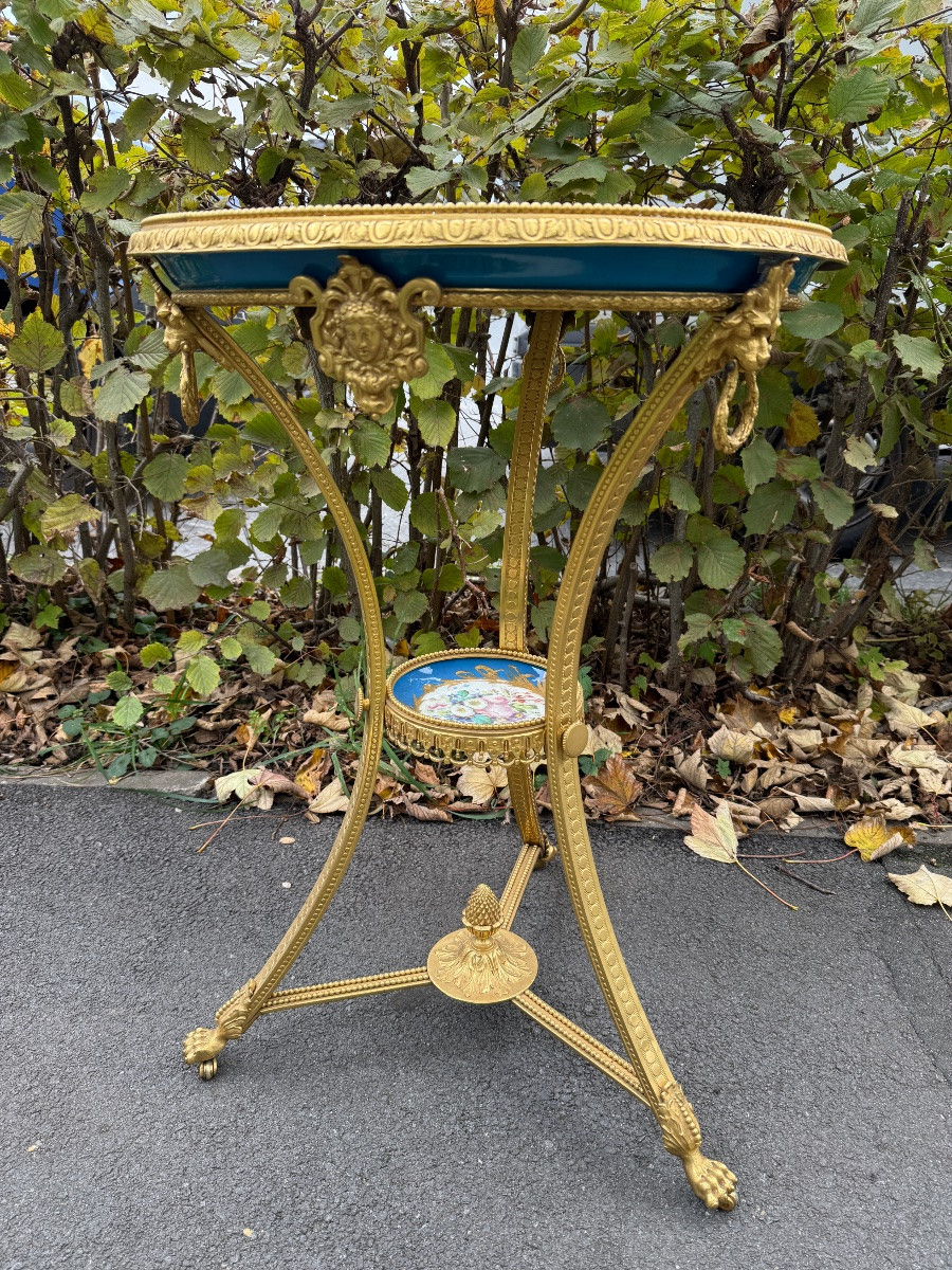 Guéridon de style Louis XVI en bronze doré et plat en porcelaine dans le goût de Sèvres -photo-5
