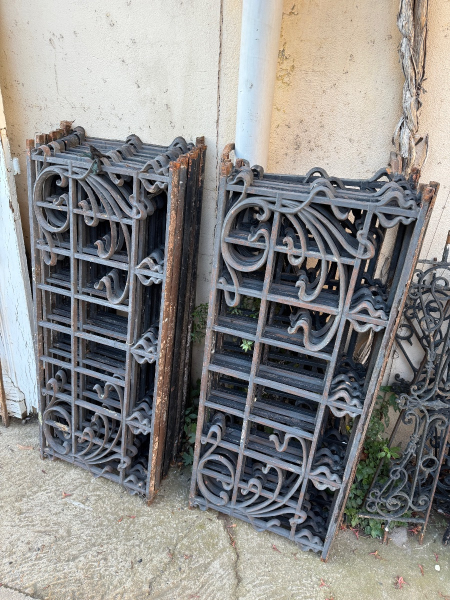 Lot de 15 grilles / appuis de fenêtre / garde corps d’époque art nouveau 1900, style Nouille.-photo-2