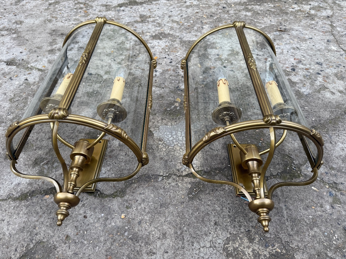 Pair Of Louis XVI Style Wall Sconces Forming Half-lanterns In Bronze And Gilt Brass -photo-2