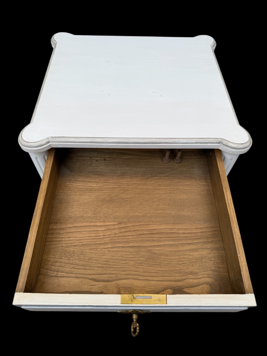 Pair Of Louis XVI Style Bedside Tables, White Lacquered, 20th Century.-photo-3
