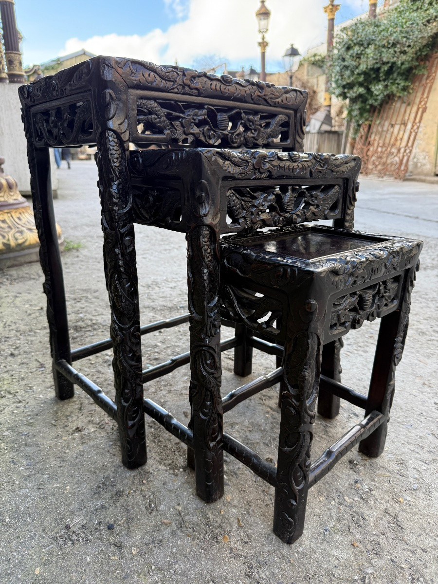 Tables gigogne asiatique en bois sculpté et ajouré, Chine, Japon XXème siècle -photo-1