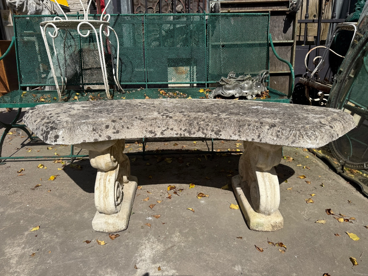 Paire de bancs de jardin en pierre reconstituée 
