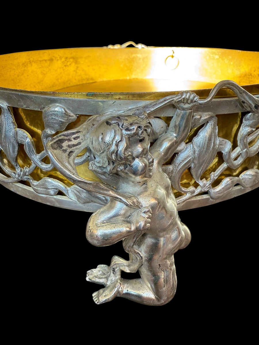 Centre de table, jardinière en métal argenté et ajouré à décor d’angelots -photo-4