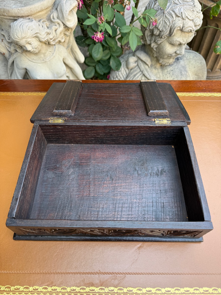 Gothic-style Box Or Case Made Of Carved Oak, Late 19th Century -photo-3