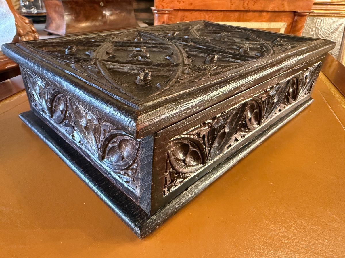 Gothic-style Box Or Case Made Of Carved Oak, Late 19th Century 