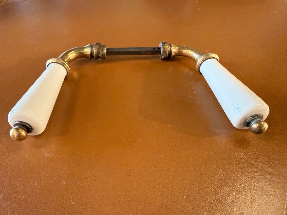 Paire de poignées de porte fin XIXème, en porcelaine et laiton -photo-3