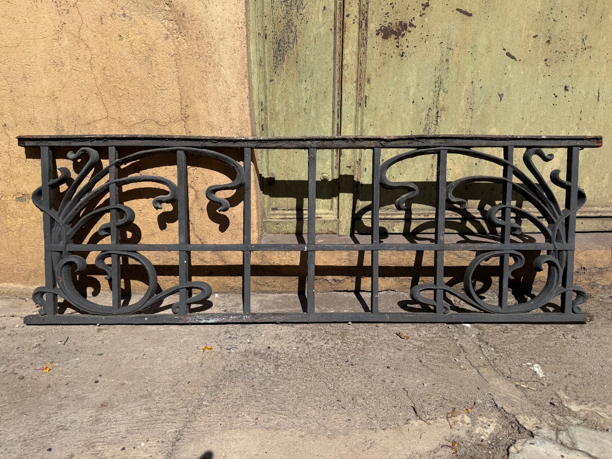 7 appuis de fenêtre / grille en fonte, époque art nouveau vers 1900