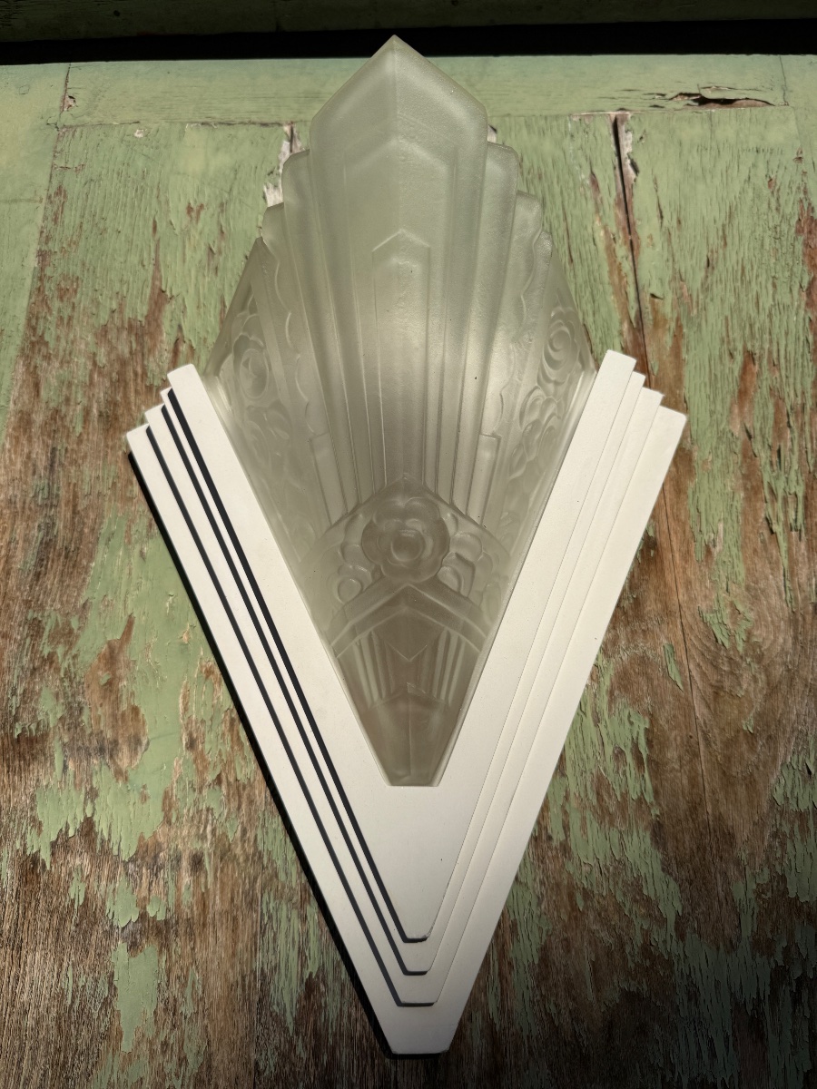 8 Art Deco-style Wall Sconces Made Of Molded Glass From The 20th Century -photo-4