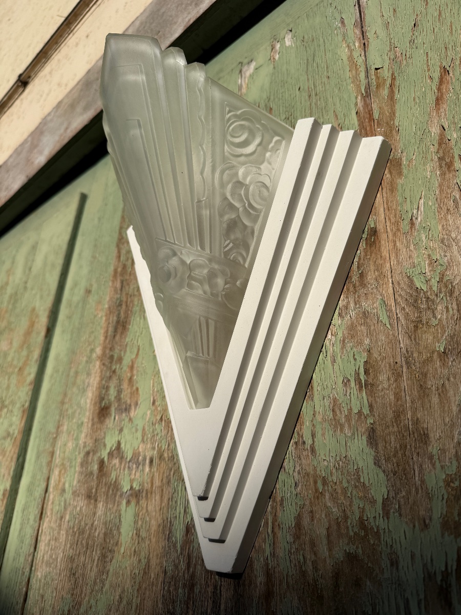 8 Art Deco-style Wall Sconces Made Of Molded Glass From The 20th Century -photo-2