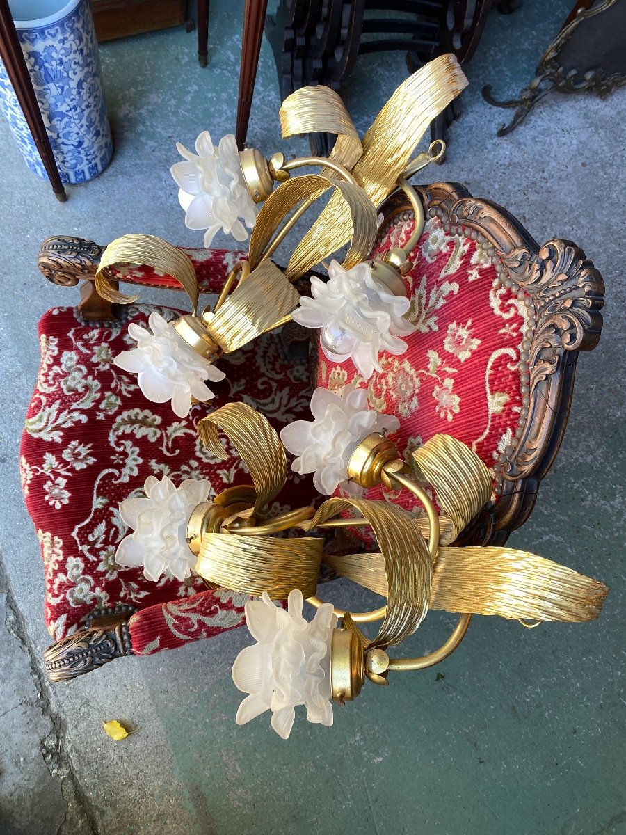 Pair Of Golden Metal Sconces Decorated With Foliage And Glass Flowers-photo-4