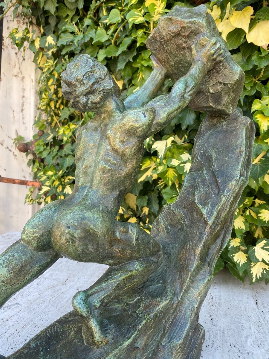 Art Deco Sculpture In Bronze With Green Patina, The Man With The Stone Signed Ouline-photo-4