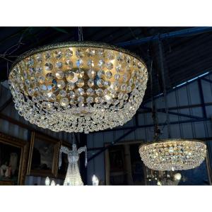 Paire de grands plafonniers de style Louis XVI en cristal et laiton 