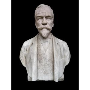 Buste en marbre blanc représentant Louis Pasteur signé Godefroid Devreese (1861-1941)