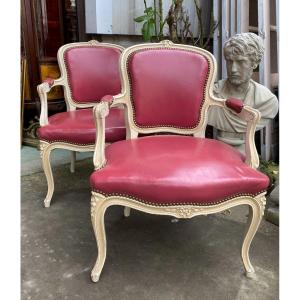 Paire De Fauteuils Cabriolet De Style Louis XV Laqué, tapissé Cuir 