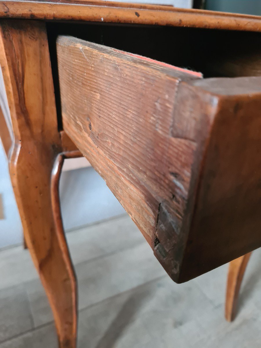 Small 18th Century Table In Cherry With Screen-photo-7