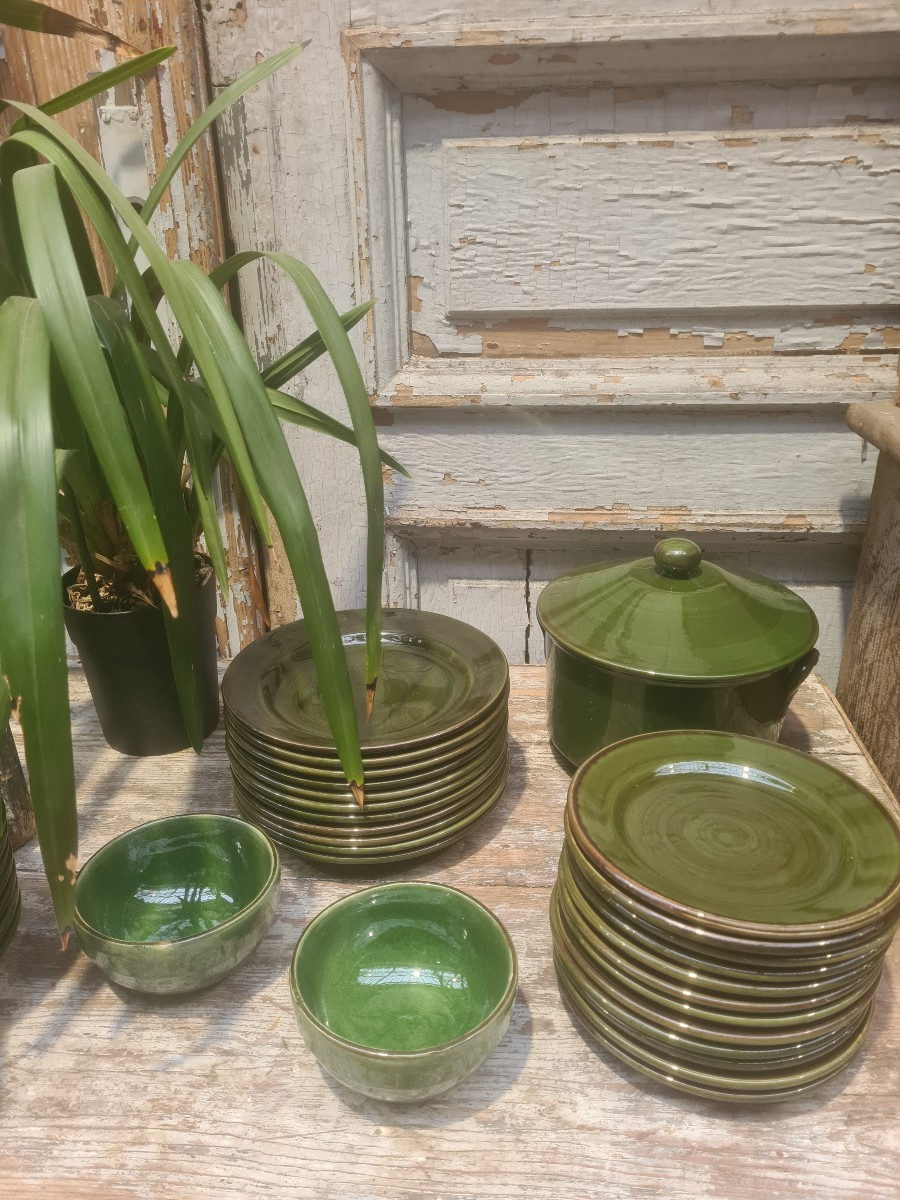 Service en faïence émaillée St Clément de 44 pieces -photo-2
