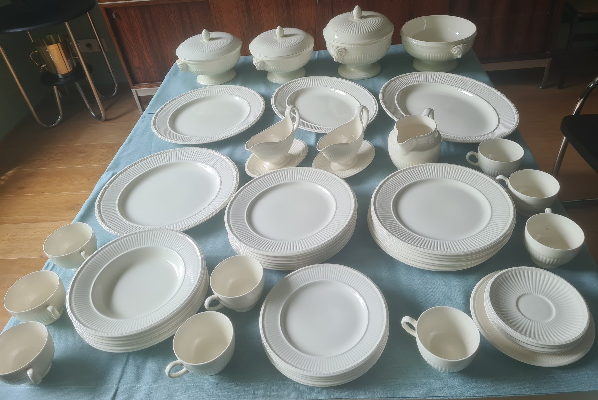 Wegwood 'edme'etruria And Balastron 57 Piece Dinner Service