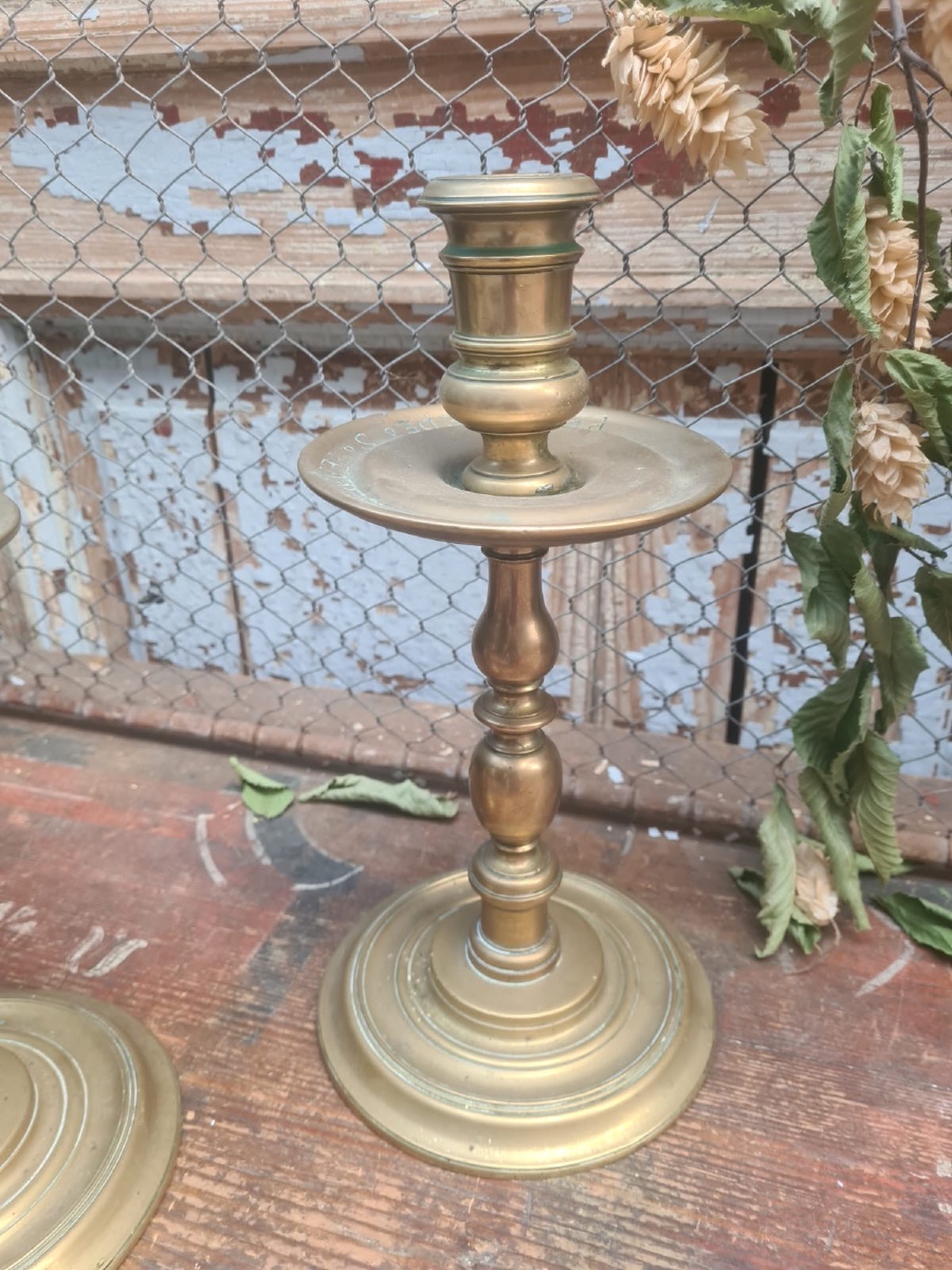2 17th-century Bronze Candlesticks Featuring St. John The Baptist-photo-2
