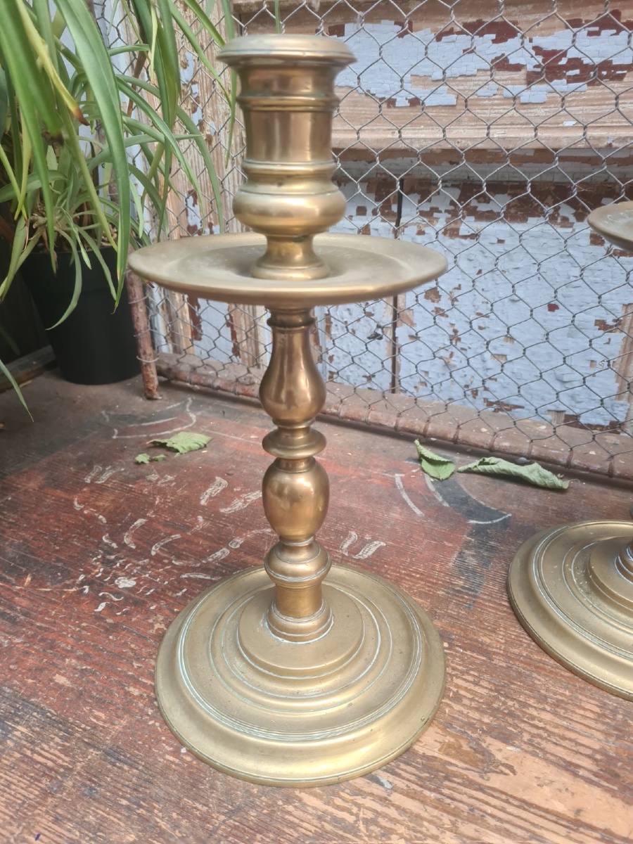 2 17th-century Bronze Candlesticks Featuring St. John The Baptist-photo-3