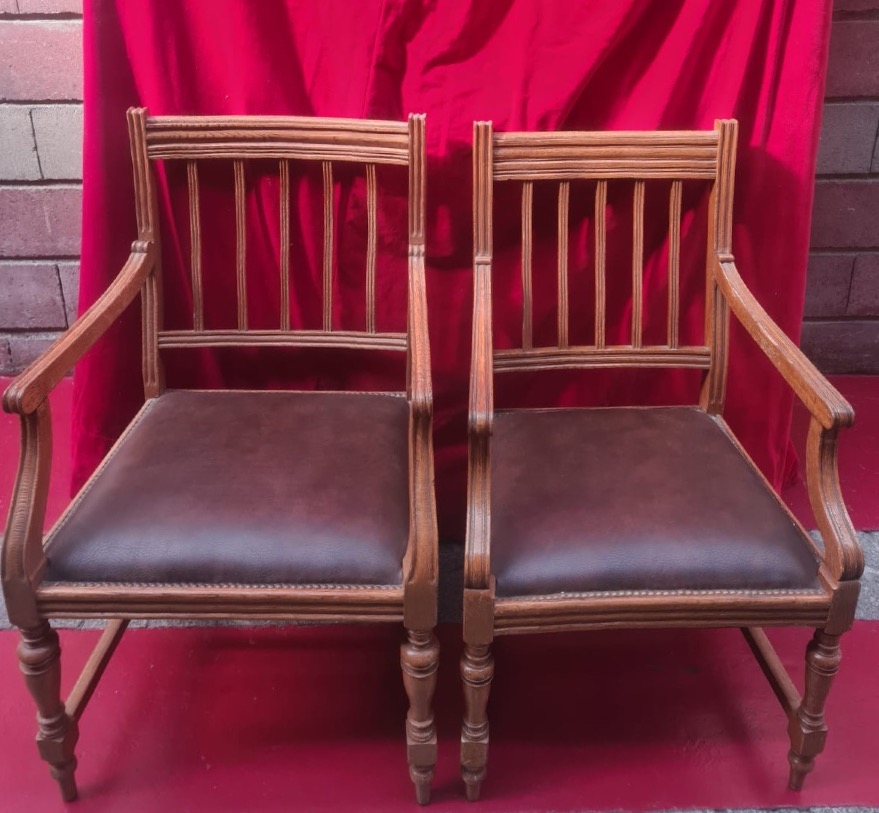 Paire de fauteuil de bureau en chêne 1930